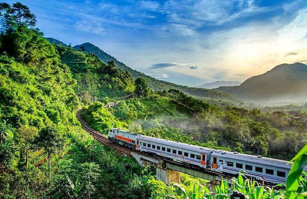 Instagram.com/keretaapikita