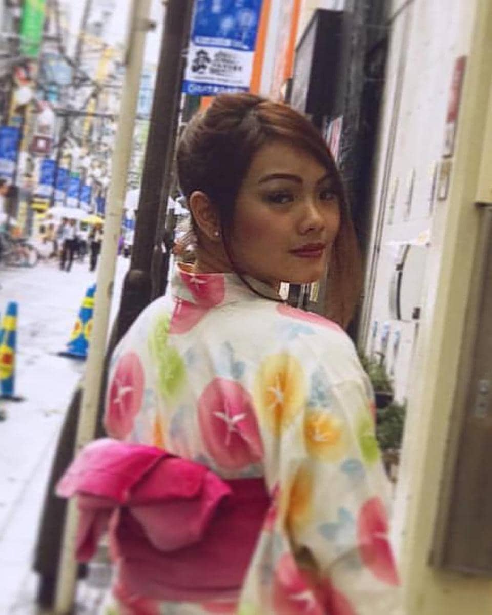 Instagram.com/hillarylasut