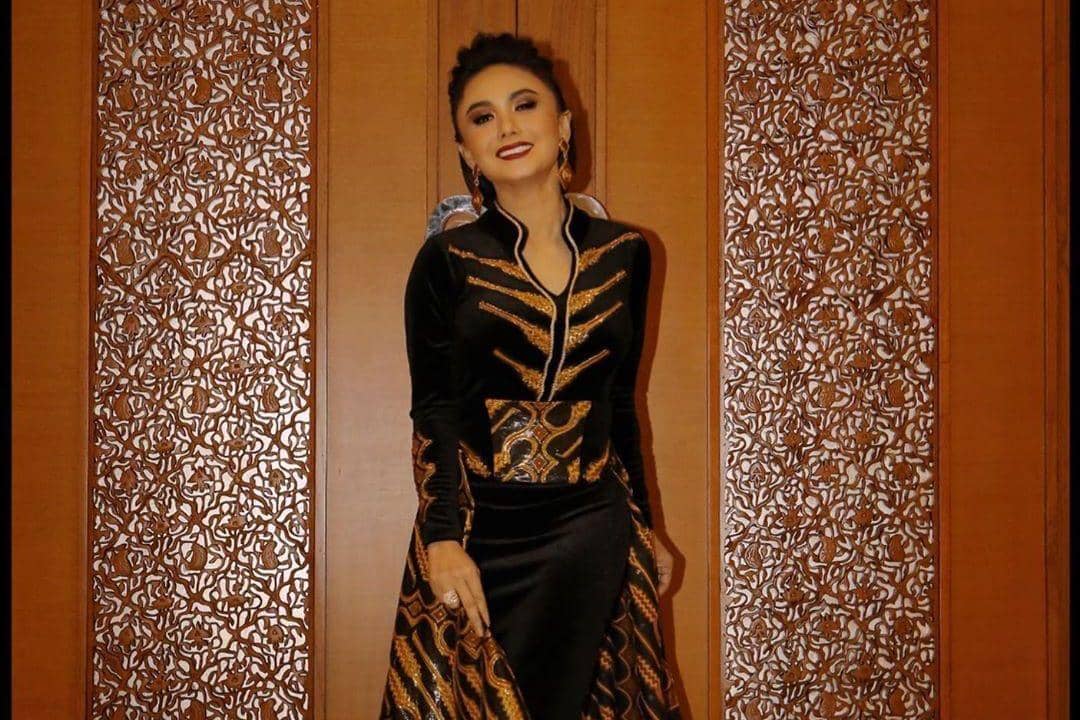 Instagram.com/yunishara36