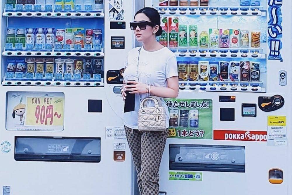 Setelah Italia, Intip 7 Potret Serunya Liburan Syahrini di Jepang