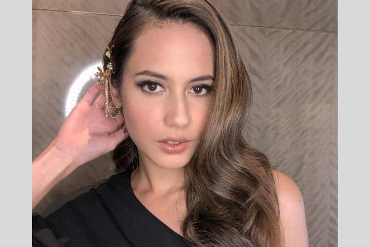 Instagram.com/@pevpearce