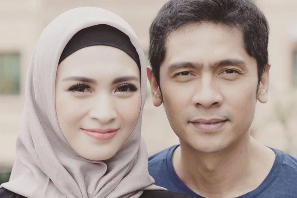 Lima Tahun Menikah, 10 Potret Mesra Donita & Adi Nugroho