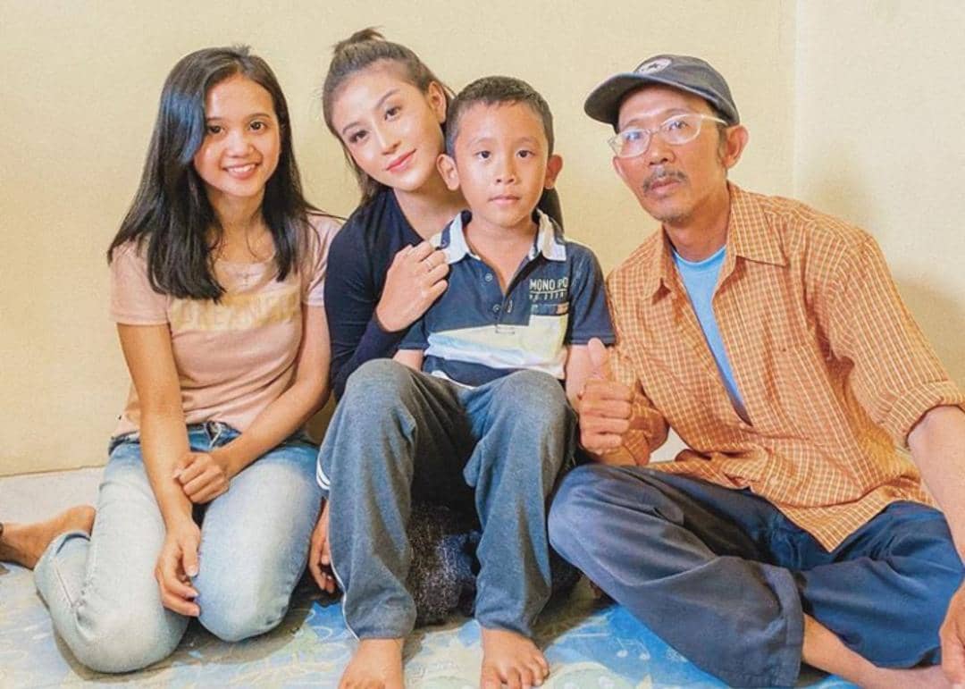 Instagram.com/awkarin