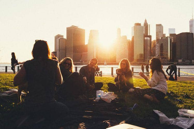 unsplash.com/@benshares