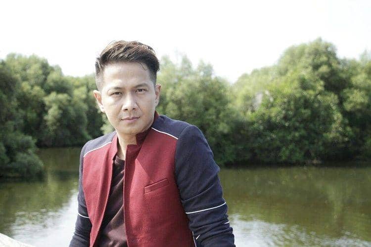 Instagram.com/delonthamrinofficial