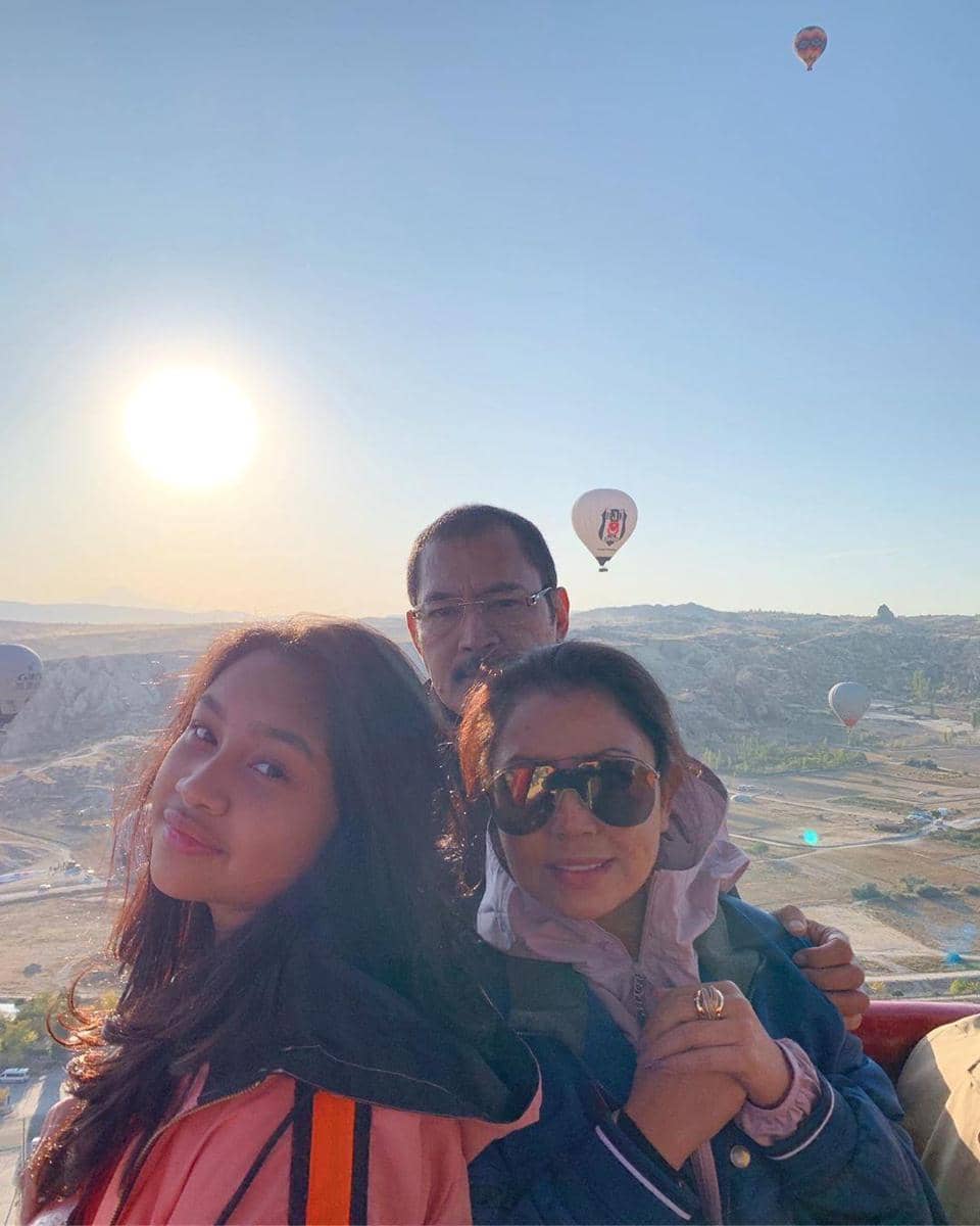 Instagram.com/mayangsaritrihatmodjoreal