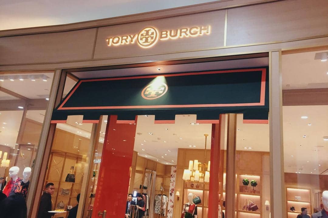 Tory Burch Buka Butik Terbesarnya di Indonesia di Senayan City