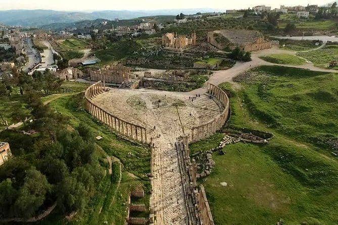 instagram.com/ theblondeabroad