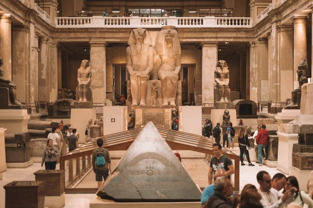 instagram.com/ theblondeabroad