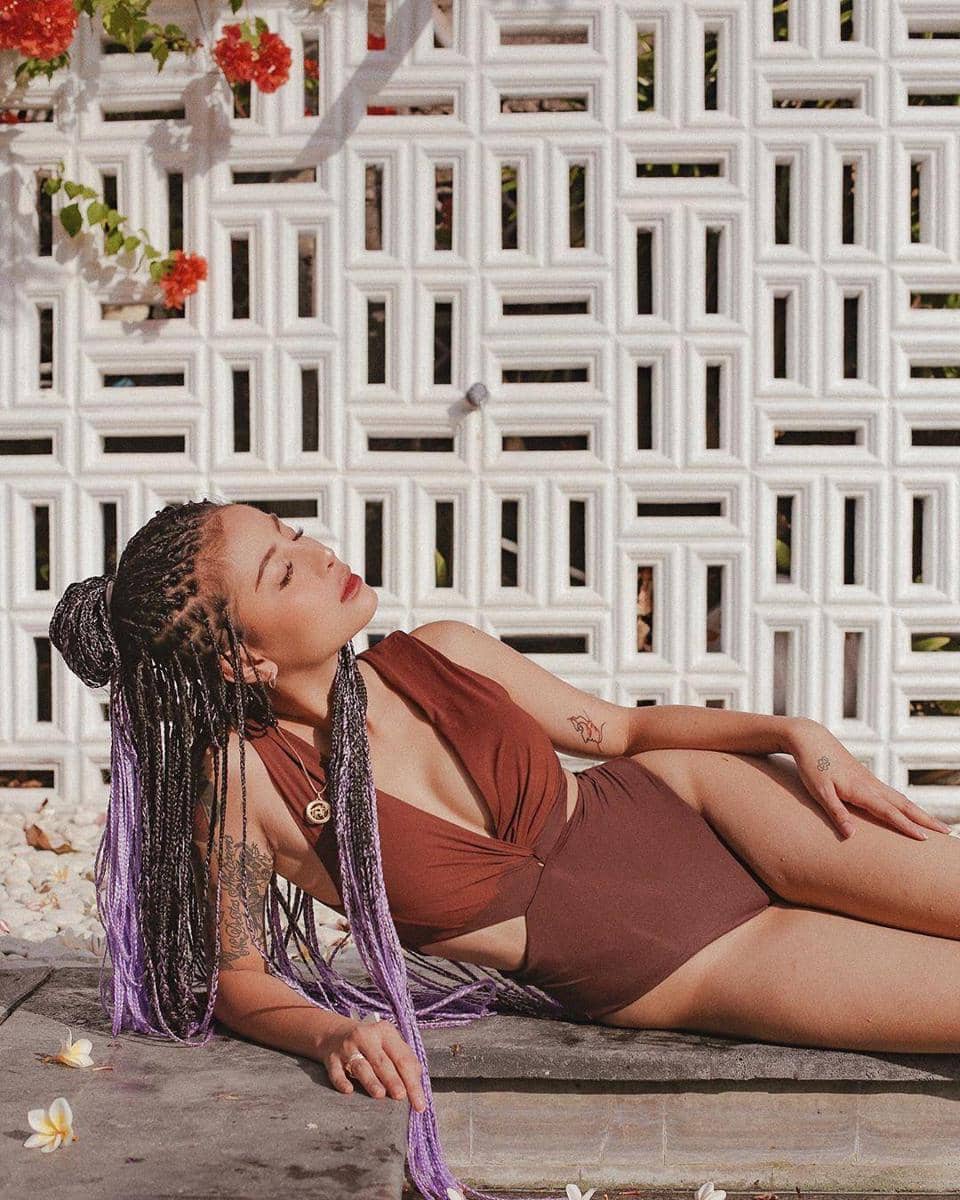 Instagram.com/awkarin