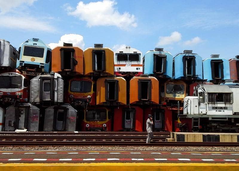 Bangkai Kereta Stasiun Purwakarta