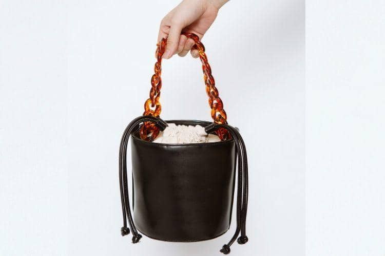 #PopbelaOOTD: Suka Warna Hitam, Ini Rekomendasi Tas Paling Modis