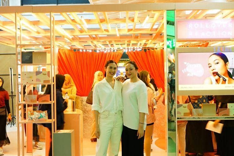 Popbela.com/Rollover Reaction