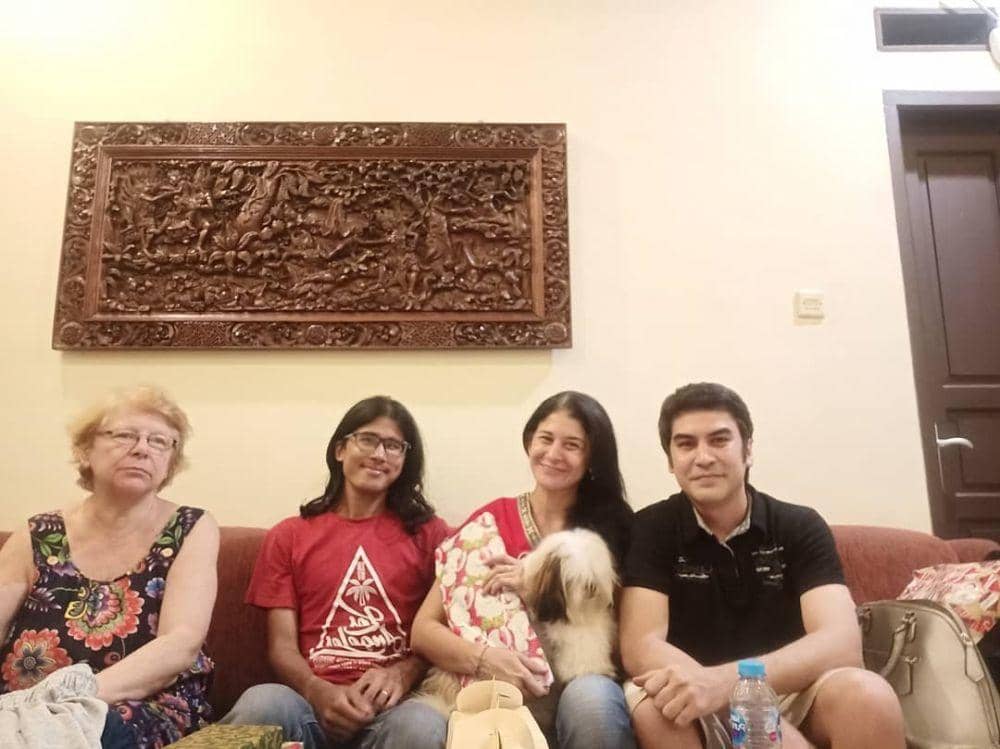 instagram.com/monica_oemardi