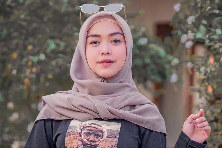 Instagram.com/riaricis1795