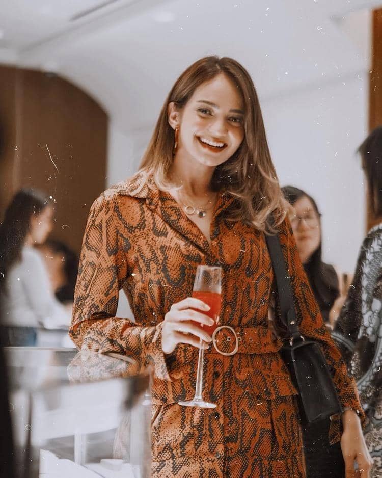 Instagram.com/@enzystoria