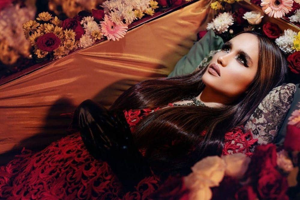 Instagram.com/@claurakiehl