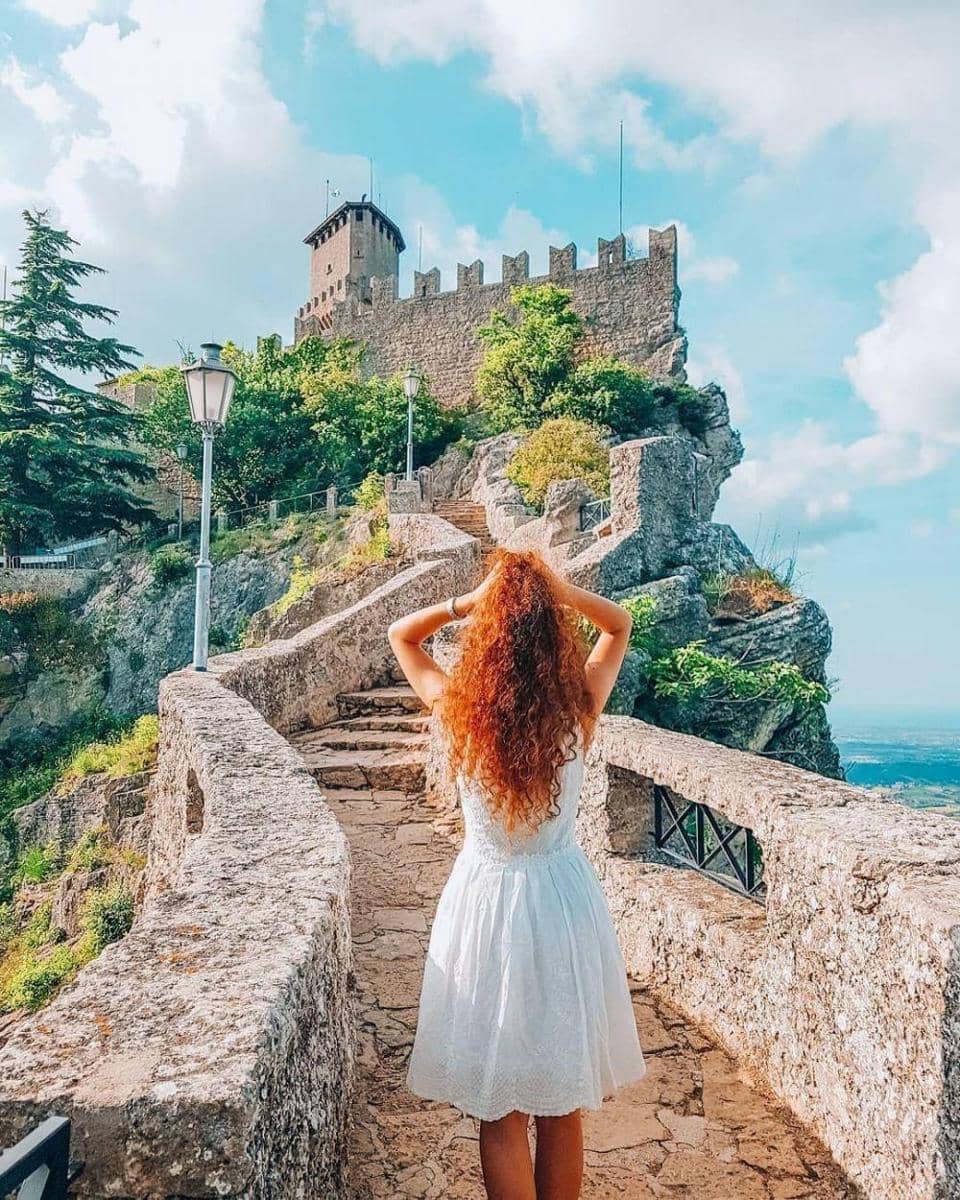 instagram.com/vivien.bass