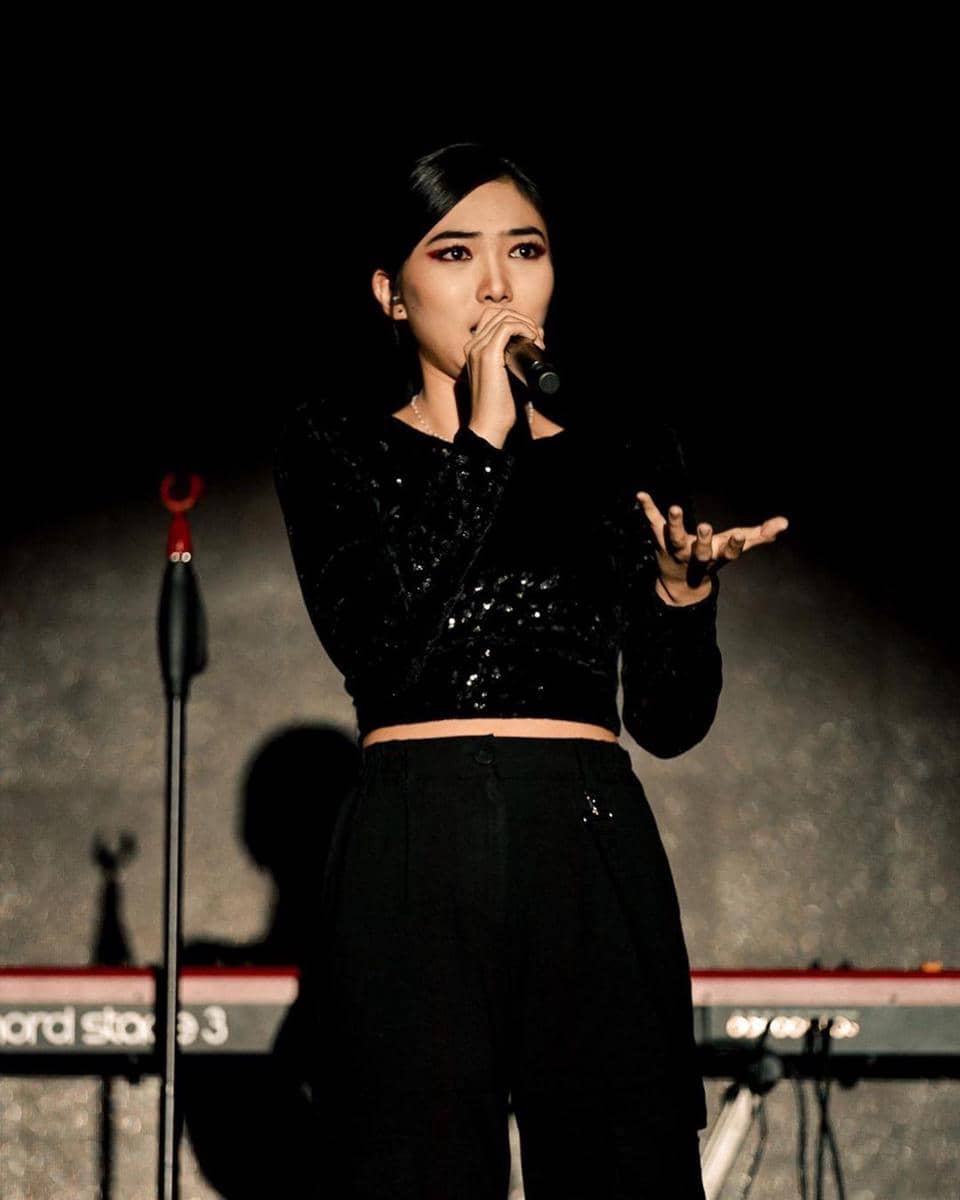 instagram.com/isyanasarasvati