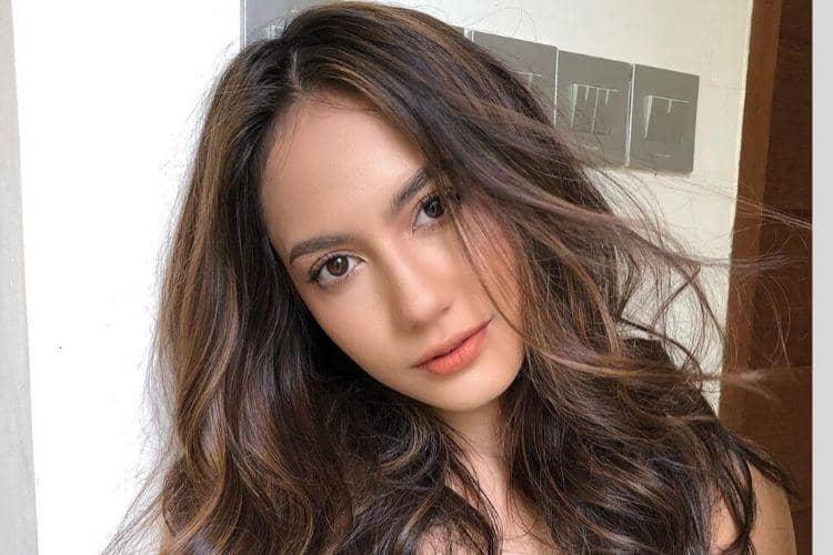 Instagram.com/@pevpearce