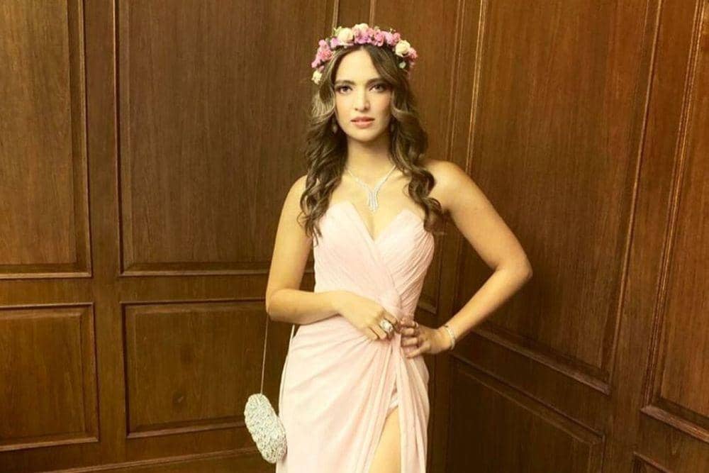 Selalu Tampil Glamor, Ini MUA Ternama yang Kerap Merias Nia Ramadhani