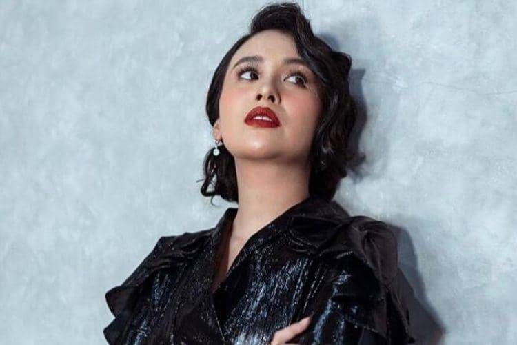 instagram.com/@ayushita