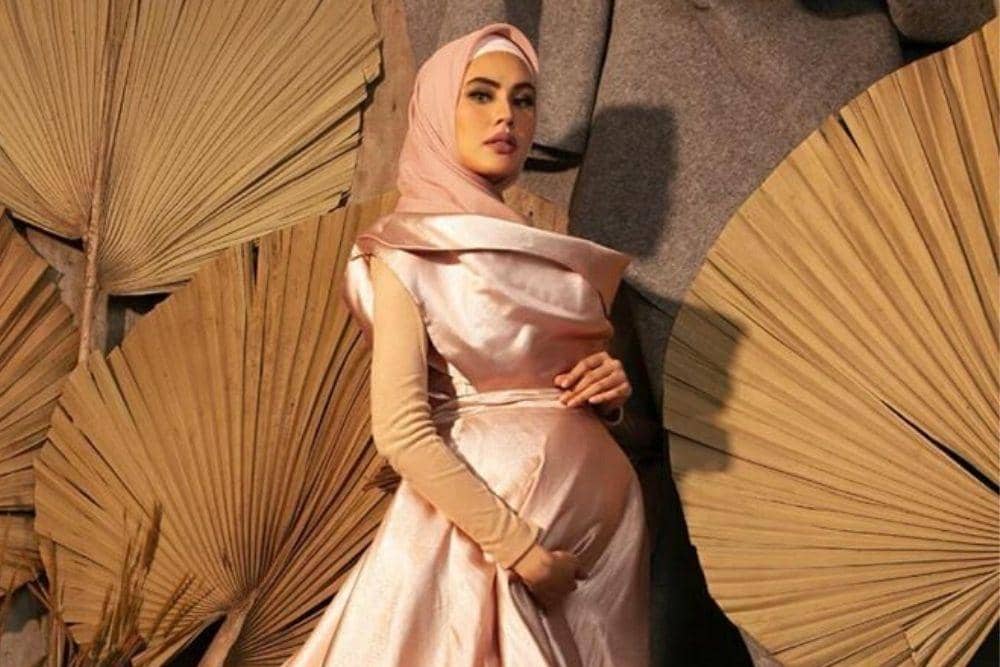 instagram.com/kartikaputriworld