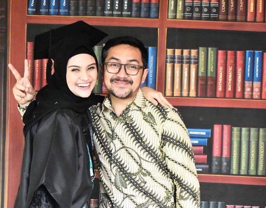 Instagram.com/zeezeeshahab