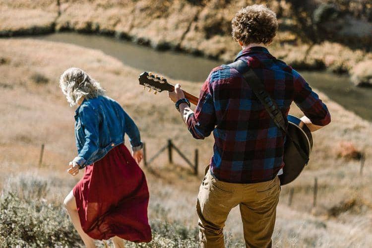 unsplash.com/@genessapana