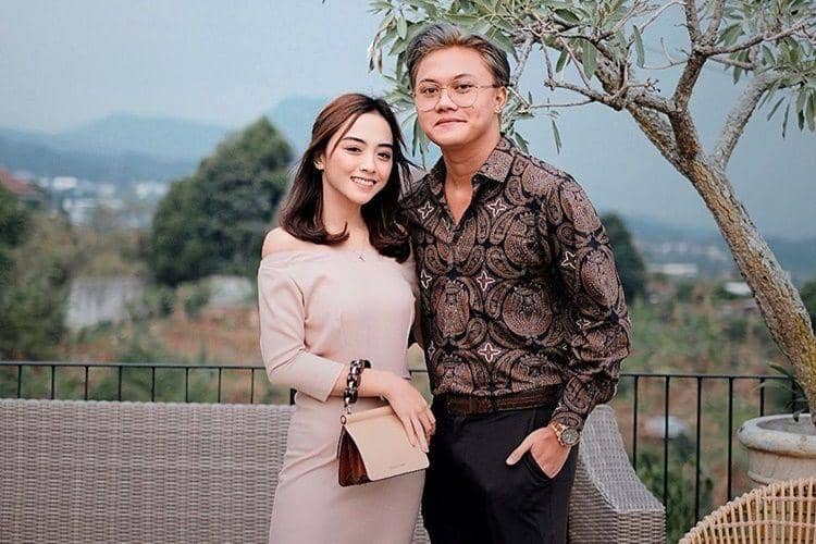 11 Artis Indonesia yang Temukan Cinta di Tahun 2019, Bahagianya!