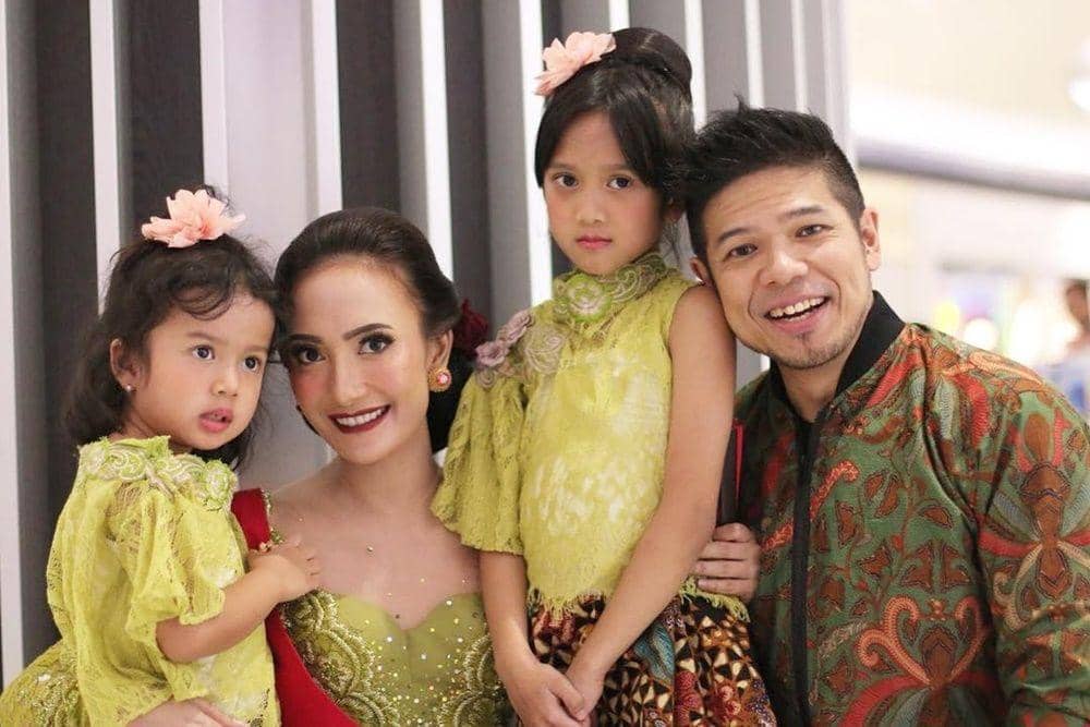 Instagram.com/artikasaridevi