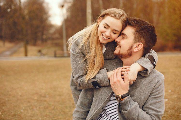 7 Alasan Perempuan Sederhana Bisa Memikat Lelaki, Bakal Diseriusin!