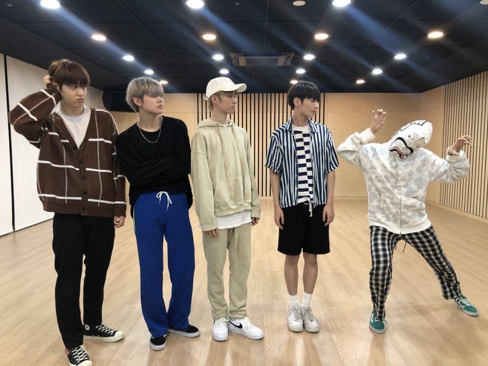 twitter.com/TXT_members