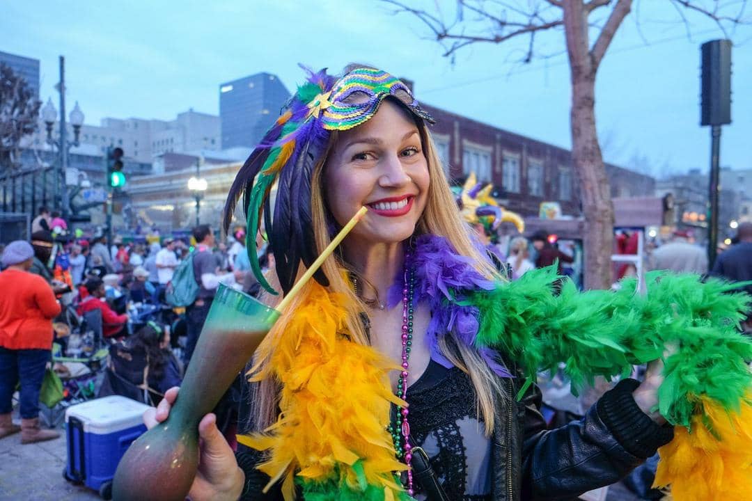 instagram.com/ theblondeabroad