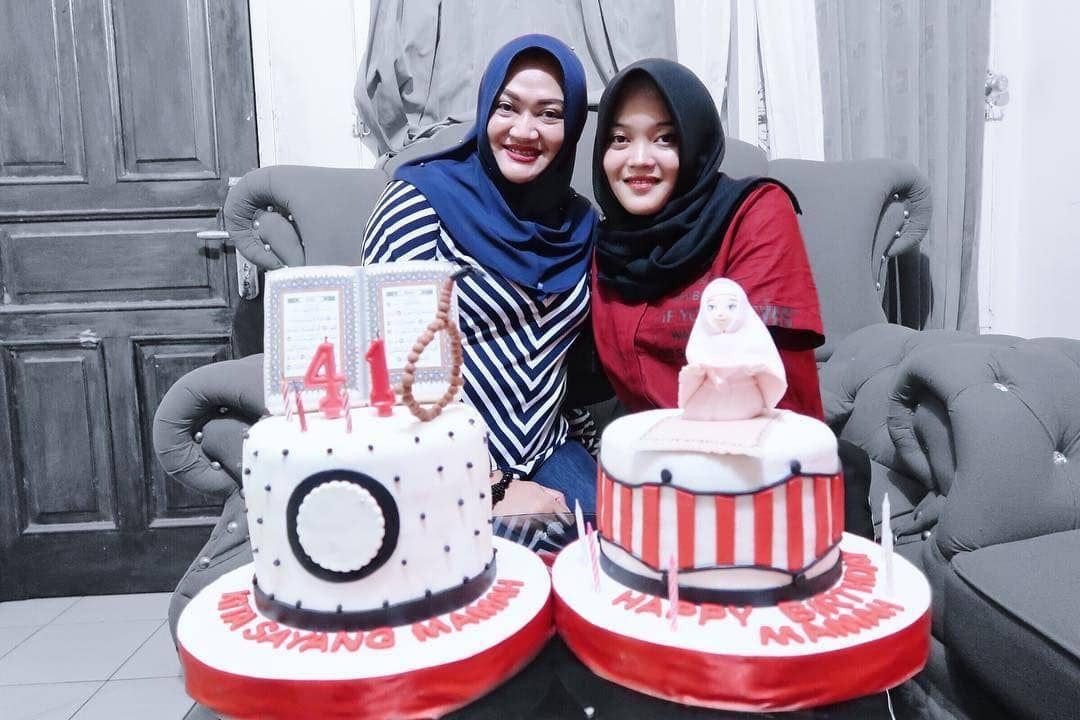 Instagram.com/putridelinaa