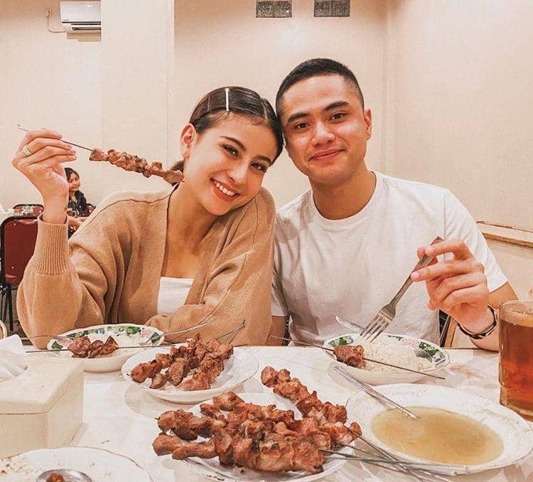 Instagram.com/awkarin