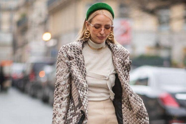 Conversationsabouther.com