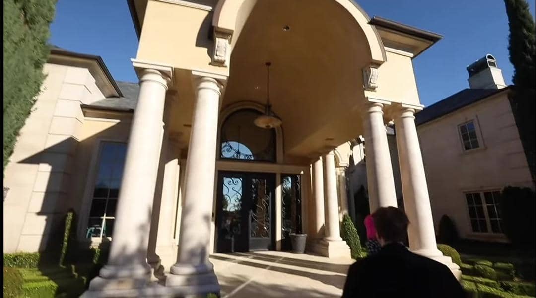 YouTube.com/Jeffree Star