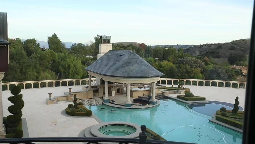 YouTube.com/Jeffree Star