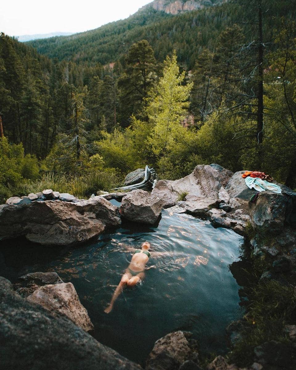 instagram.com/ yoriles