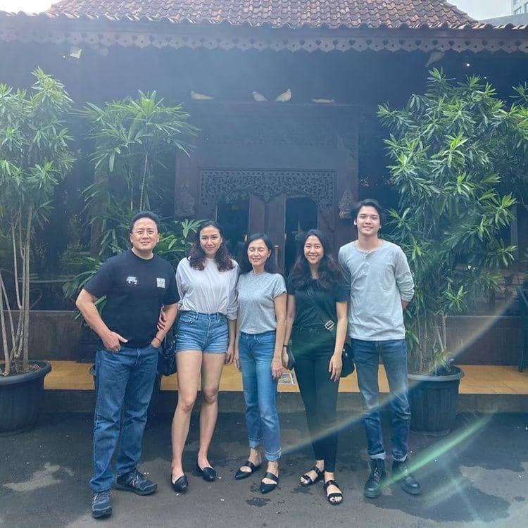 Instagram.com/triawanmunaf