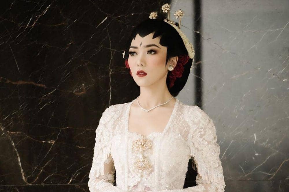 instagram.com/thebridestory