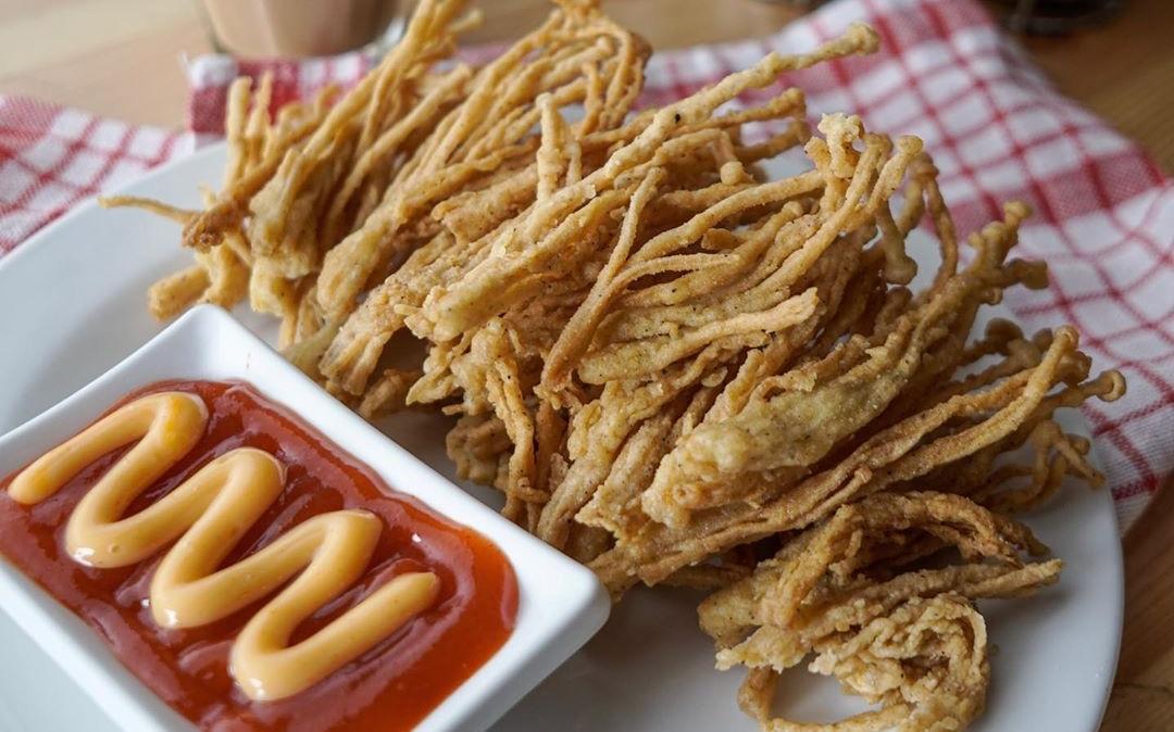 Gurih dan Renyah, Resep Enoki Crispy Saus Keju Untuk Camilan di Rumah