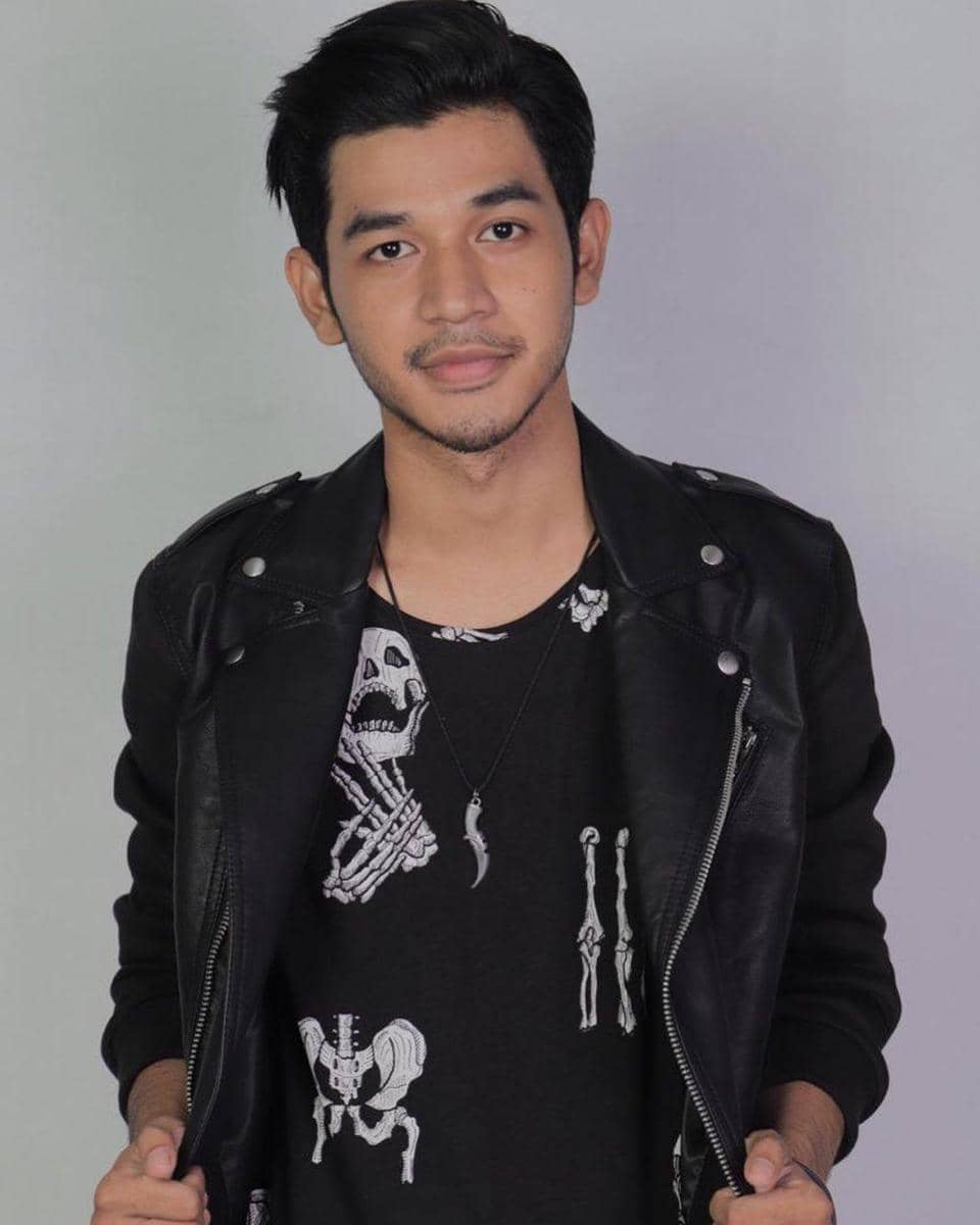 instagram.com/deboys13