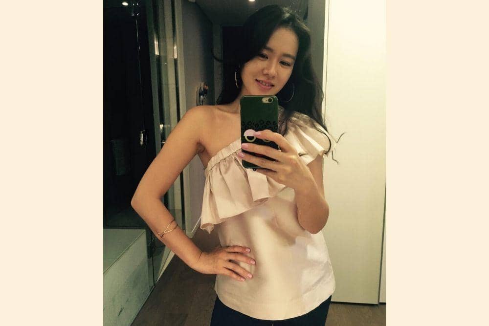 instagram.com/yejinhand