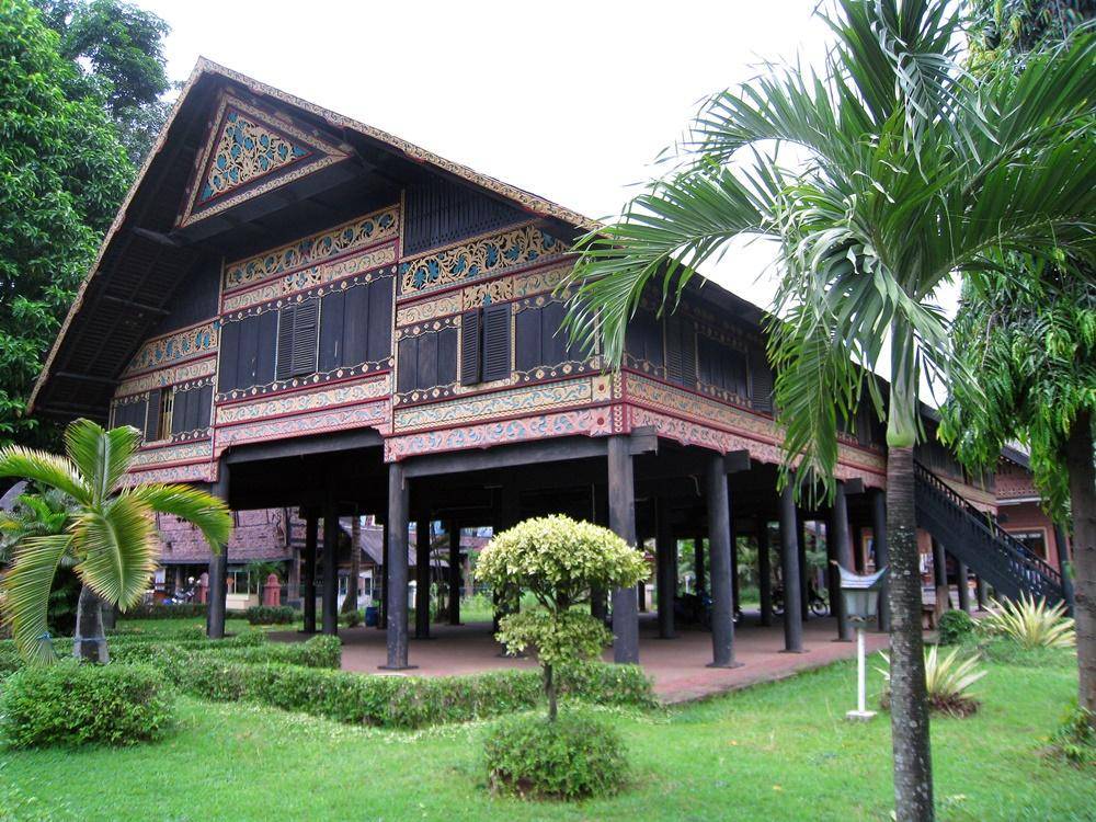 5 Keunikan Rumah Adat Aceh, Dapat Bertahan Hingga 200 Tahun!