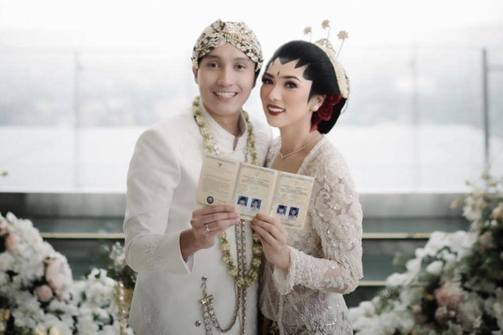 Instagram.com/isyanasarasvati