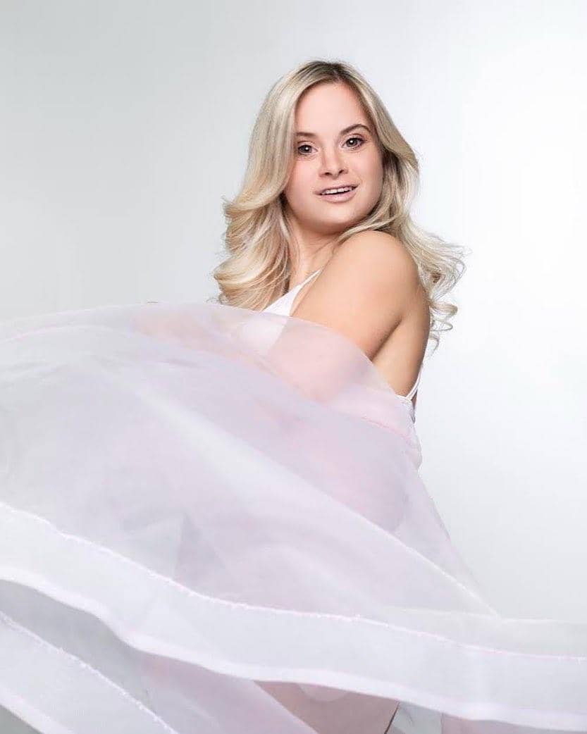 instagram / @sofiajirau