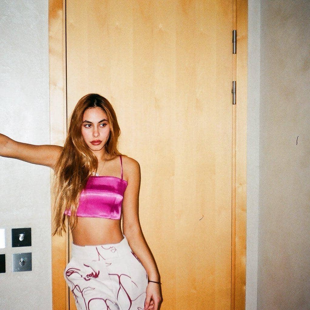 Instagram.com/valerieethomas