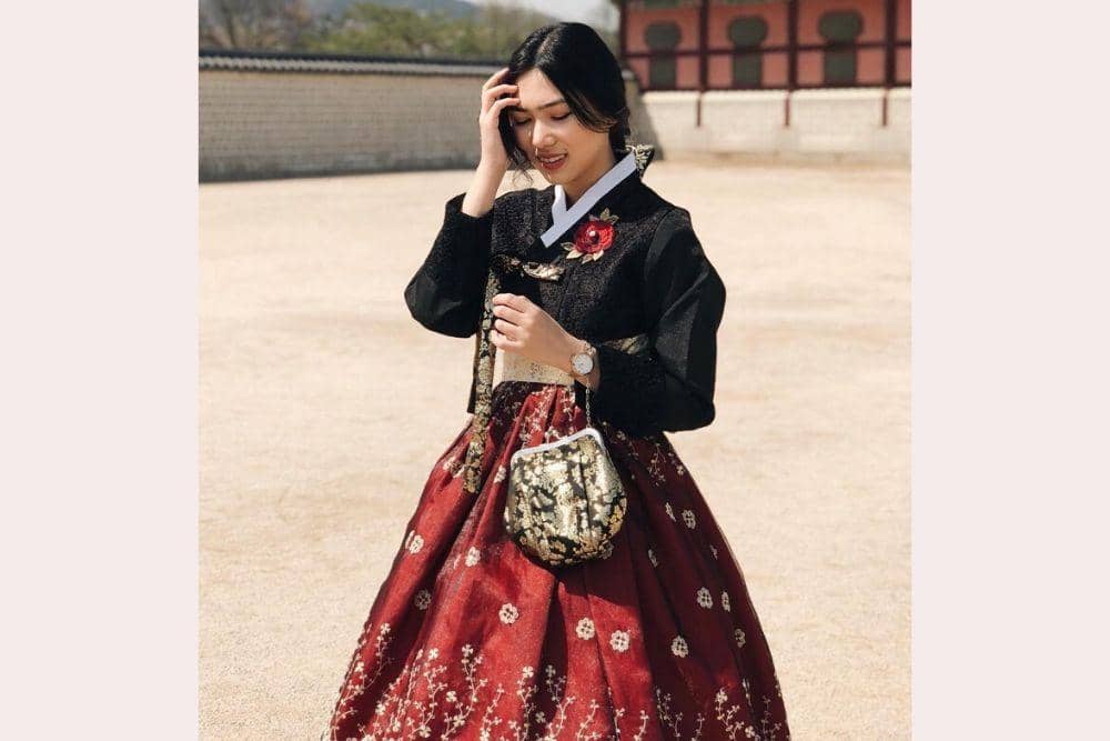 instagram.com/isyanasarasvati